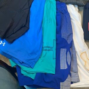 5 pair Men’s Under Armour shorts. Size Large. Like new condition.
